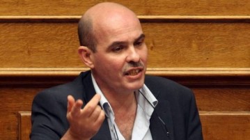 Διαφωνεί με την αναδοχή από ομόφυλα ζευγάρια ο Μιχελογιαννάκης