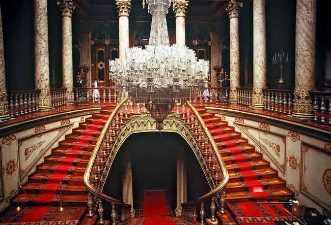 dolmabahce-palace-istanbul-bosphorus-tour-dolmabahce-palace-indoor