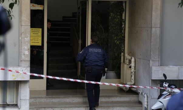 ptoma-se-katapsukti-spitiou-stin-kallithea