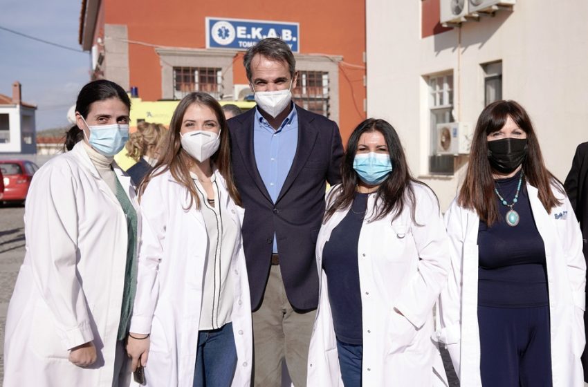 Μητσοτάκης στη Λήμνο:Το 86% των διασωληνωμένων είναι ανεμβολίαστοι – Τι είπε για το άνοιγμα των σχολείων