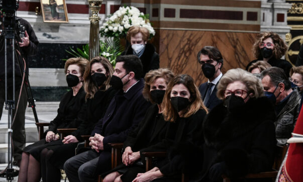 Χρήστος Σαρτζετάκης: Το τελευταίο αντίο στον πρώην Πρόεδρο της Δημοκρατίας - Η κηδεία του γίνεται με τιμές αρχηγού κράτους