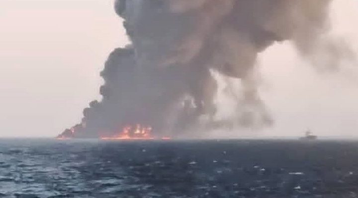 Δεξαμενόπλοιο με σημαία Μολδαβίας επλήγη από πύραυλο στην Οδησσό