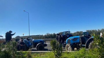 Στους δρόμους οι αγρότες στη Μεσσηνία - Έκλεισαν την εθνική οδό