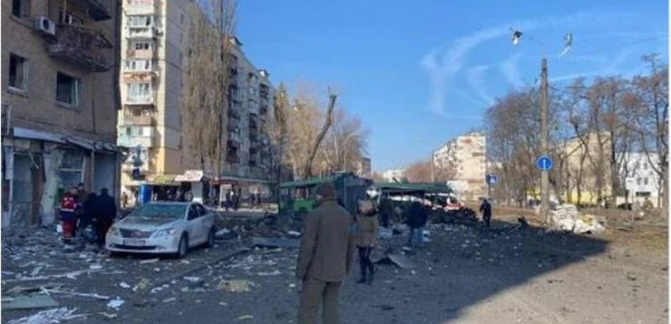 Πόλεμος στην Ουκρανία: Πύραυλος έπεσε σε τραμ στο Κίεβο – Συγκλονιστικό ΒΙΝΤΕΟ