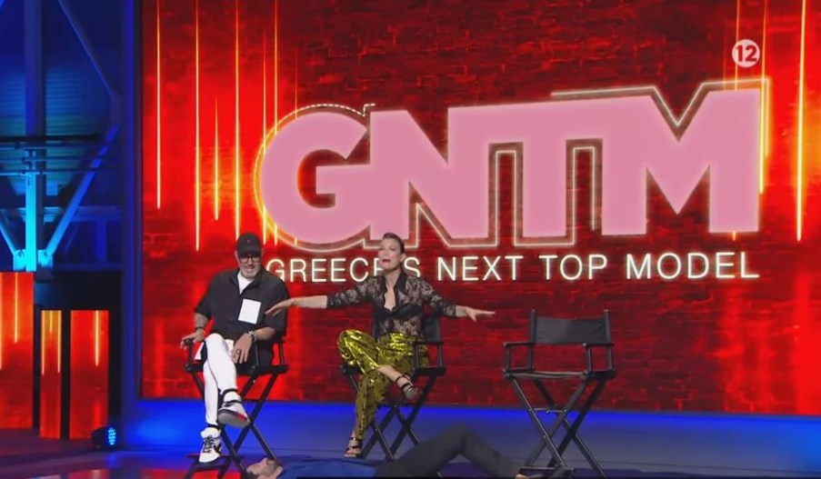 GNTM 5 γυμνή γοργόνα βίκυ καγιά