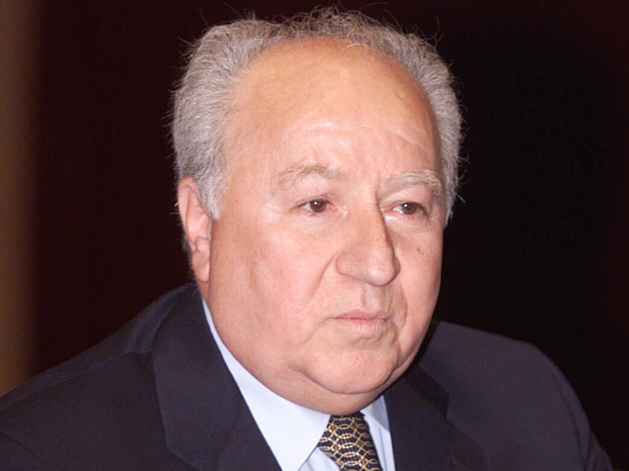 Βασίλης Παπαζάχος