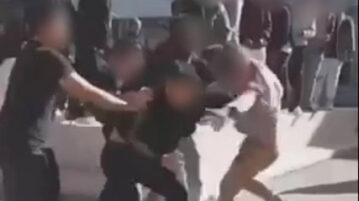 Ρέθυμνο: Άγριος ξυλοδαρμός μαθητή από εξωσχολικούς σε ΕΠΑΛ, τραυματίστηκε καθηγητής – Δείτε βίντεο