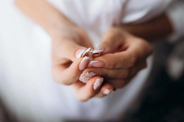 μονόπετρο γάμος δακτυλίδι αρραβώνας