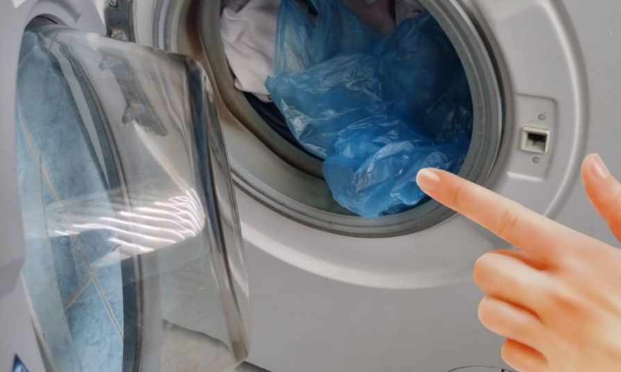 Βάλτε μία πλαστική σακούλα στο πλυντήριο και λύστε ένα κοινό πρόβλημα
