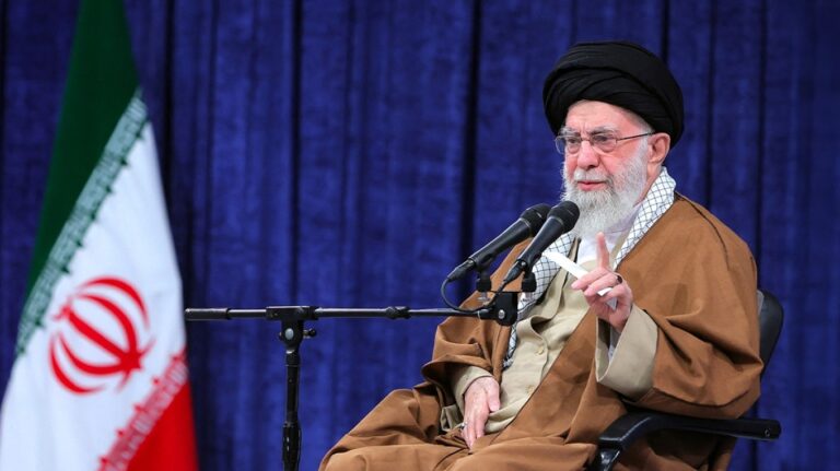 Αγιατολάχ Χαμενεΐ