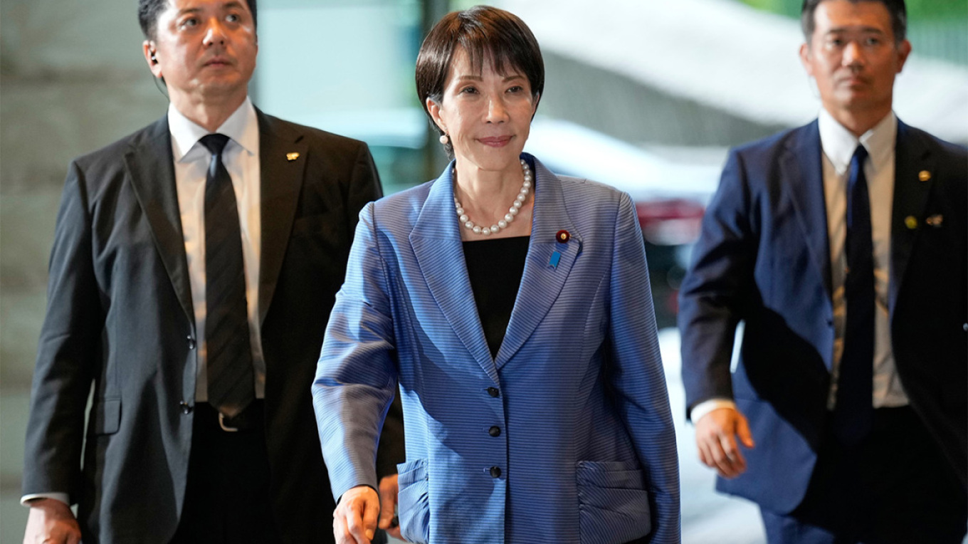 Η κυβέρνηση της Σανάε Τακαΐτσι πραγματοποιεί συζητήσεις για πιθανή αύξηση του αριθμού των υπερωριών στην Ιαπωνία, πολιτική κίνηση που παρουσιάζεται ως στρατηγική για την τόνωση της ανάπτυξης