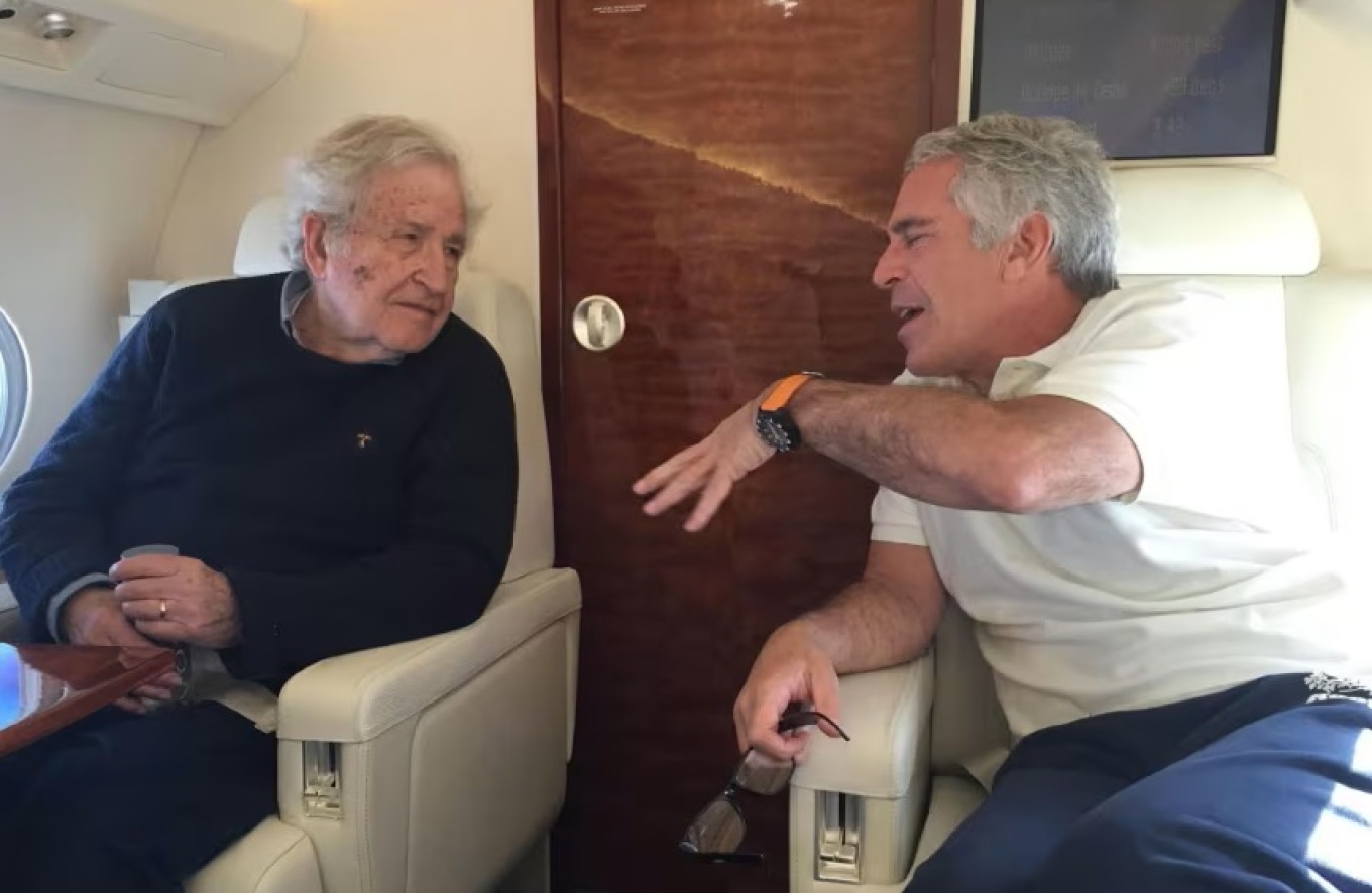 Έπσταϊν: Η παρέα με τον Τσόμσκι