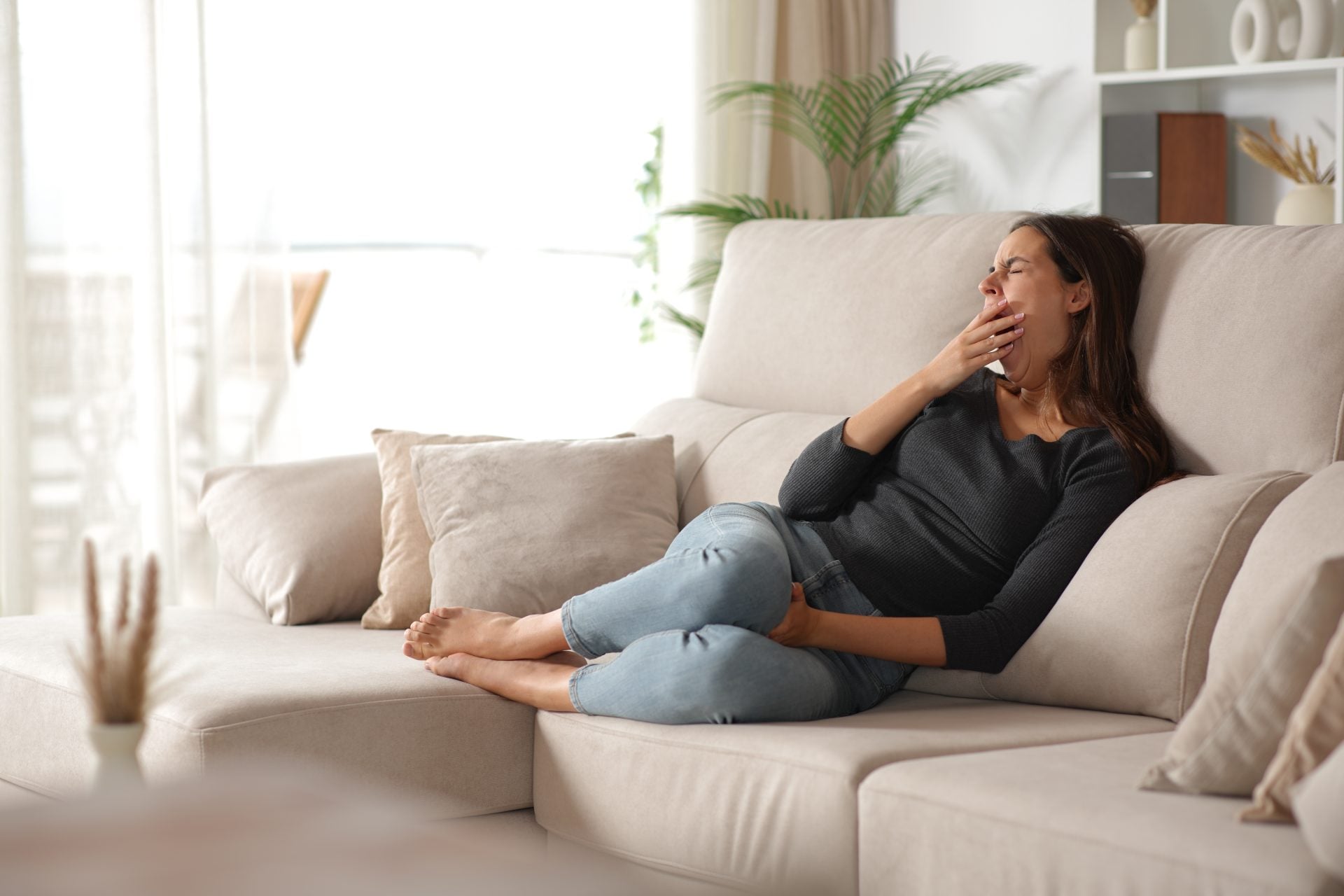 καναπές ξεκούραση σαλόνι σπίτι