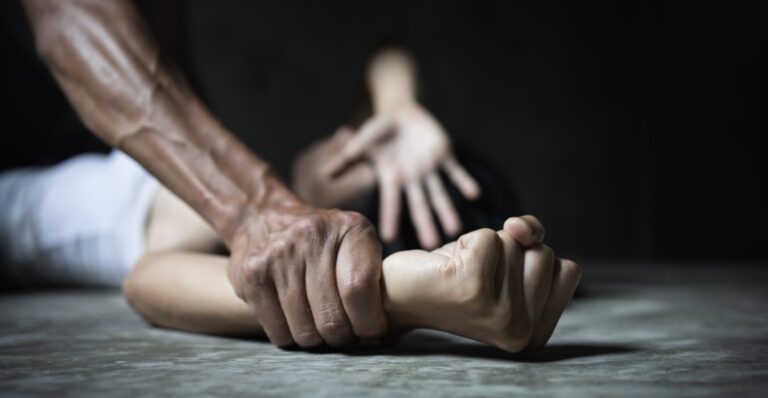 βιασμός βίασαν βία βιάζω βίαζε