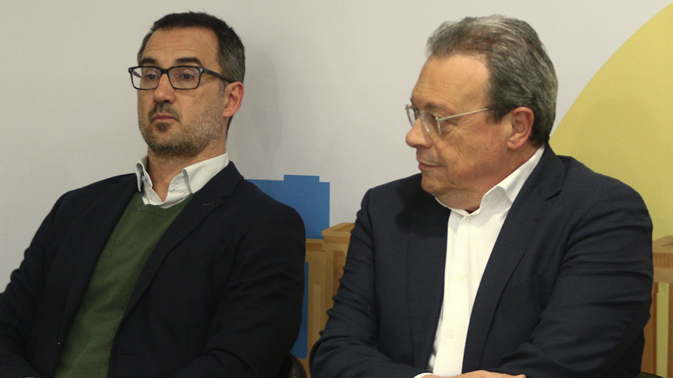 επικεφαλής του ΣΥΡΙΖΑ Σωκράτης Φάμελλος και ο πρόεδρος της Νέας Αριστεράς Αλέξης Χαρίτσης