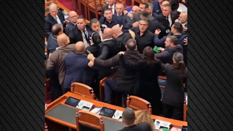 Πόλωση χωρίς τέλος στην Αλβανία, ο Ράμα ζητά να «αδειάσει» η Βουλή από 20 βουλευτές της αντιπολίτευσης