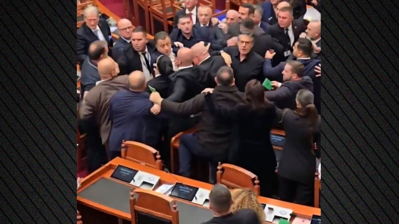 Πόλωση χωρίς τέλος στην Αλβανία, ο Ράμα ζητά να «αδειάσει» η Βουλή από 20 βουλευτές της αντιπολίτευσης